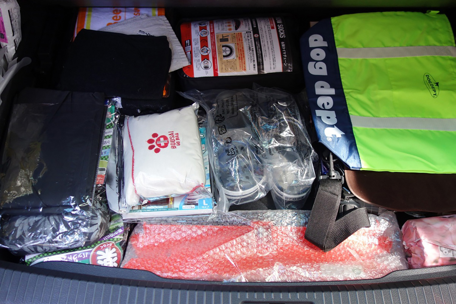クルマに装備している非常用品など