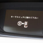 【画像】ドアノブを引くだけでロック解除……されないけどなんで？　クルマのスマートキーが突然使えなくなったらやるべき行動とは 〜 画像6