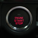 【画像】ドアノブを引くだけでロック解除……されないけどなんで？　クルマのスマートキーが突然使えなくなったらやるべき行動とは 〜 画像7