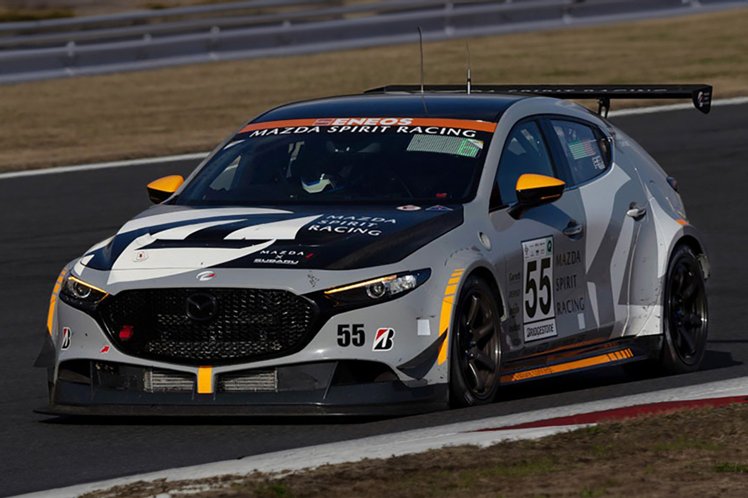 マツダ スピリットレーシング 3フューチャーコンセプトの走行シーン
