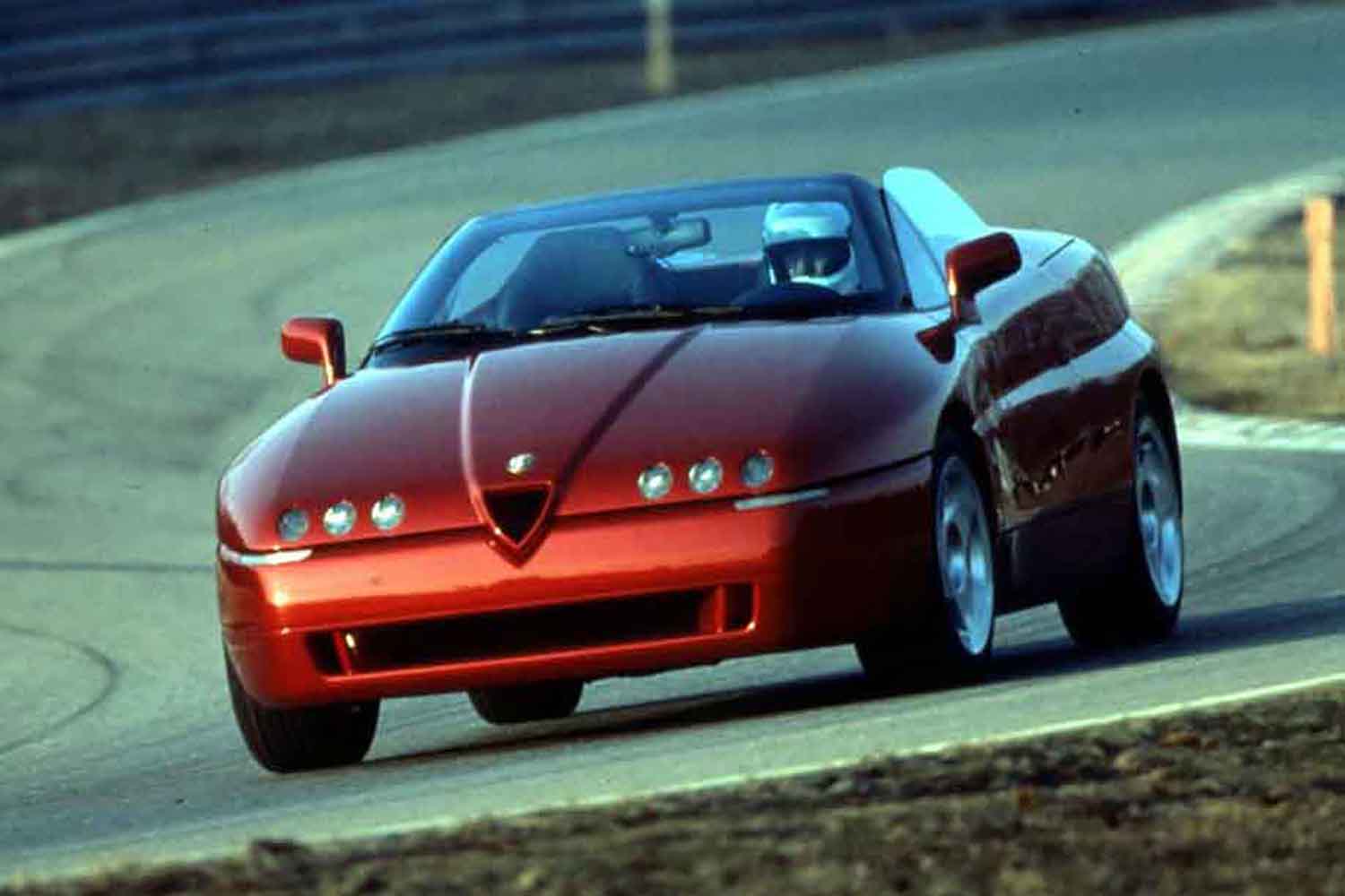 アルファロメオ・プロテオ・コンセプトの走行シーン 〜 画像7