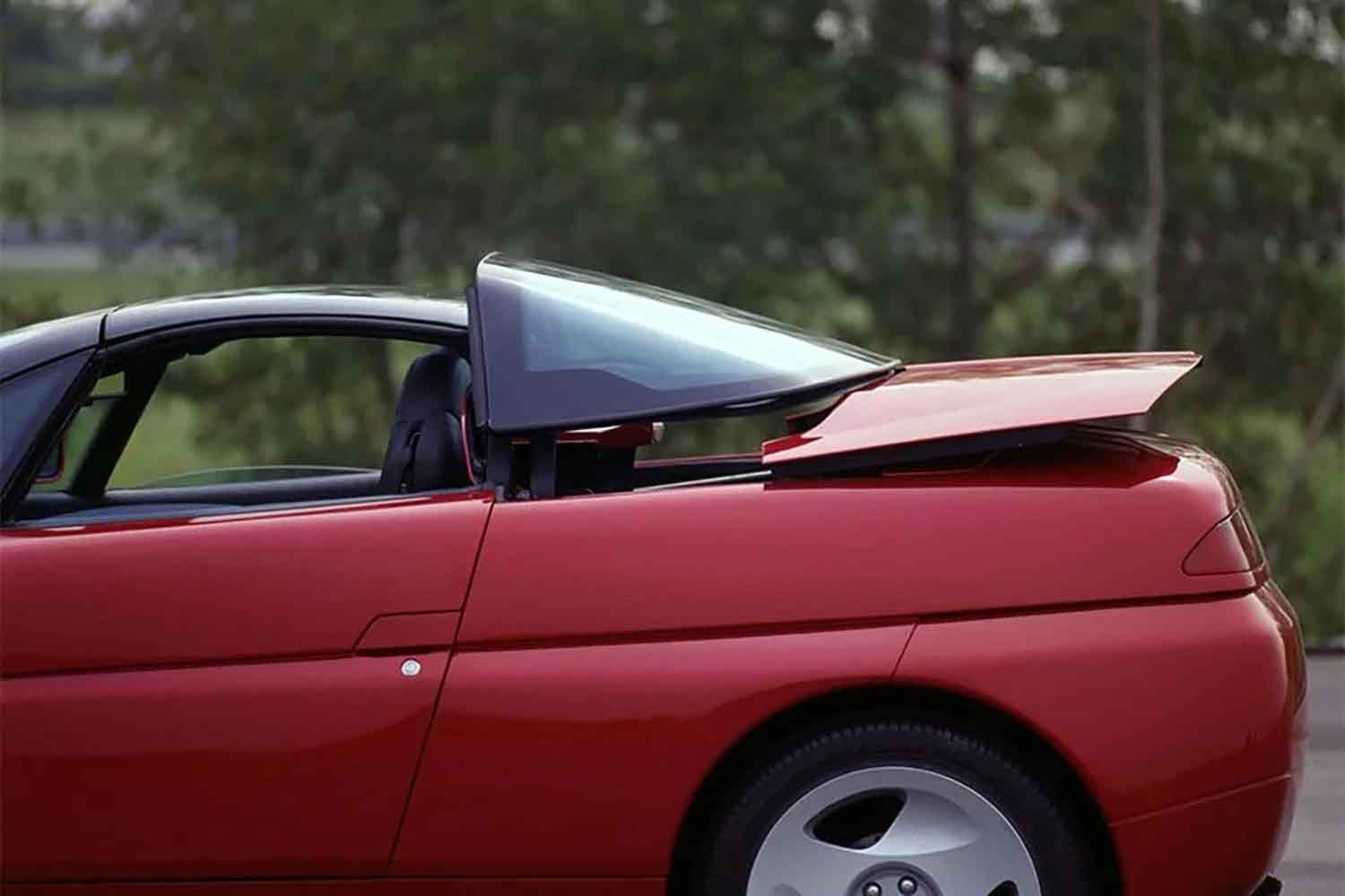 アルファロメオ・プロテオ・コンセプトのリトラクタブルハードトップ