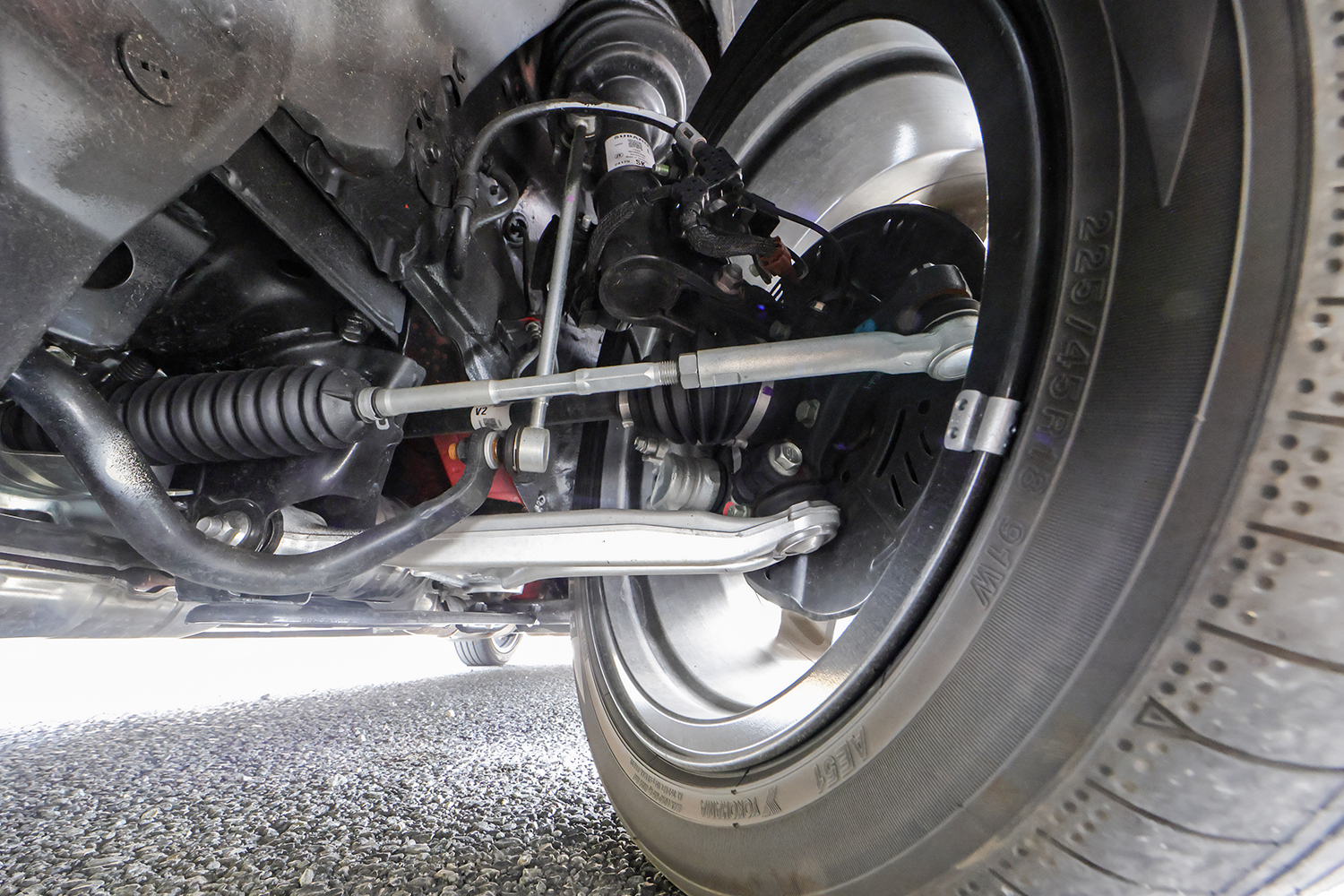 スバル・レヴォーグのフロントロアアーム