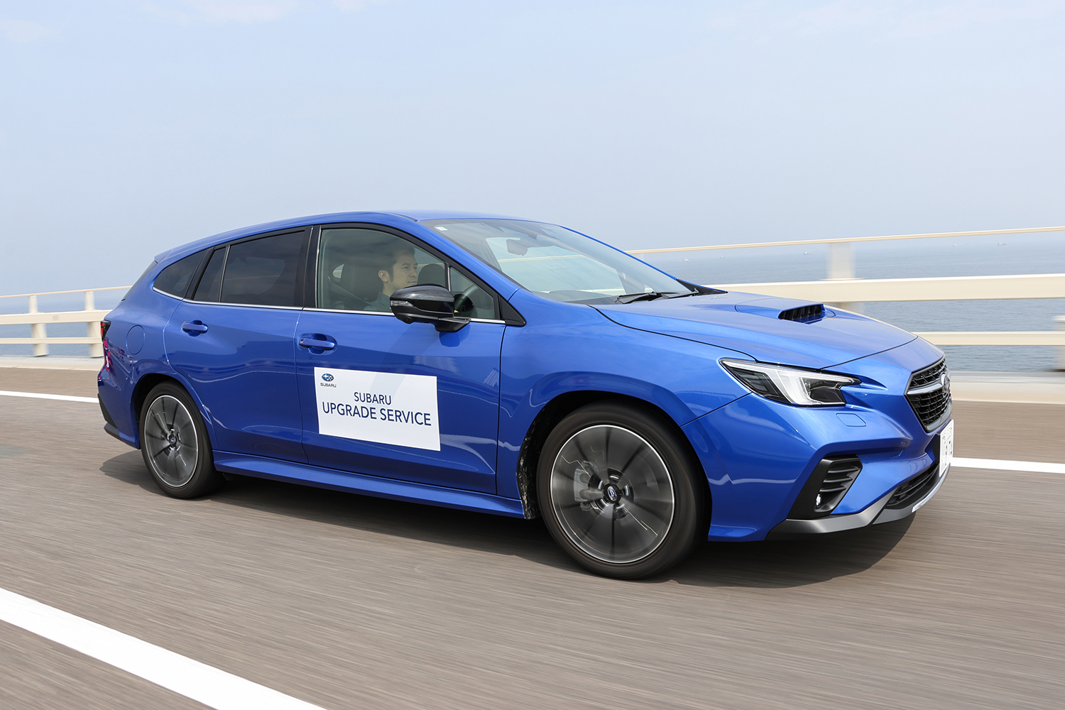 スバル・レヴォーグの走行シーン 〜 画像11