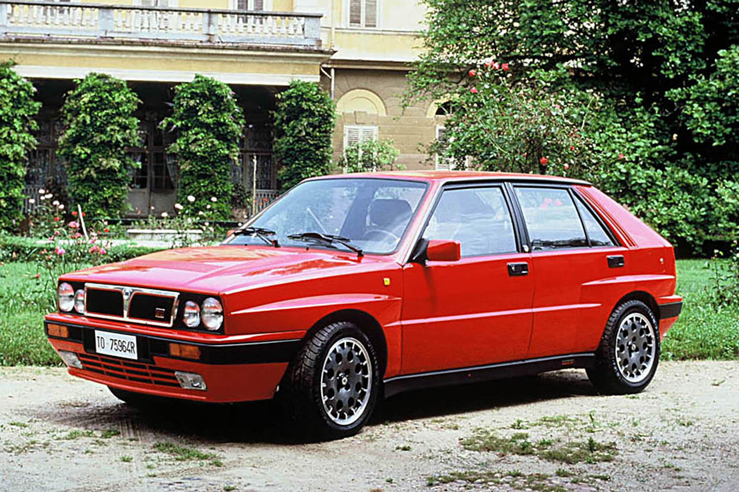 ランチア・デルタHFインテグラーレのフロントスタイリング