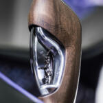 【画像】愛娘向けに作った花柄シートに花柄ウイングのキュートなクルマ……だが中身は1600馬力で最高速450km/hの怪物ブガッティってどんだけアンマッチ!? 〜 画像9