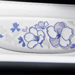 【画像】愛娘向けに作った花柄シートに花柄ウイングのキュートなクルマ……だが中身は1600馬力で最高速450km/hの怪物ブガッティってどんだけアンマッチ!? 〜 画像13