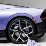 【画像】愛娘向けに作った花柄シートに花柄ウイングのキュートなクルマ……だが中身は1600馬力で最高速450km/hの怪物ブガッティってどんだけアンマッチ!? 〜 画像22