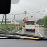 【画像】あれ？　踏切って窓を開けて通過って教習所で習った気がするけどやらないと違反？　法律上の正しいルールとは 〜 画像3