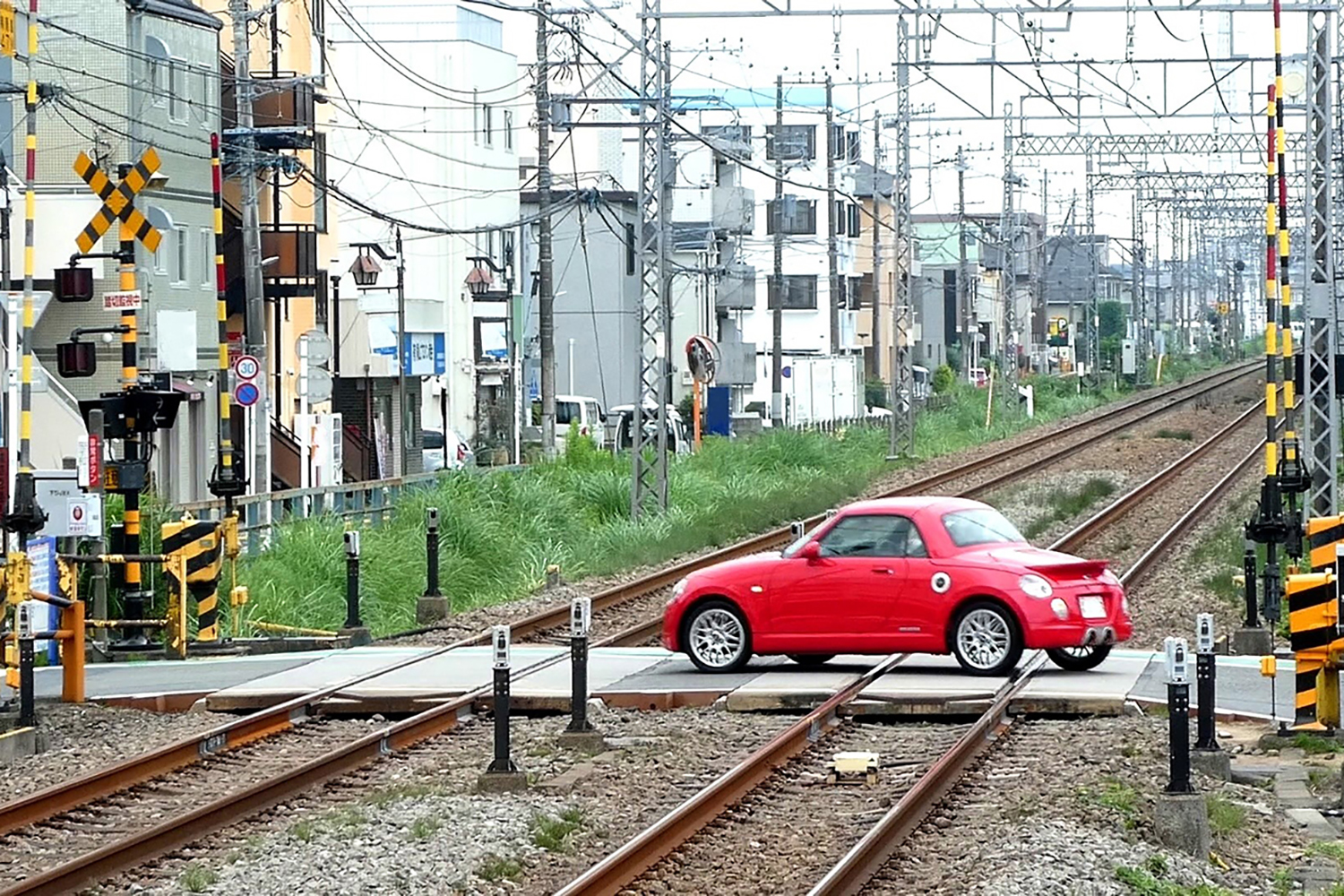 踏切を通過するクルマ 〜 画像6