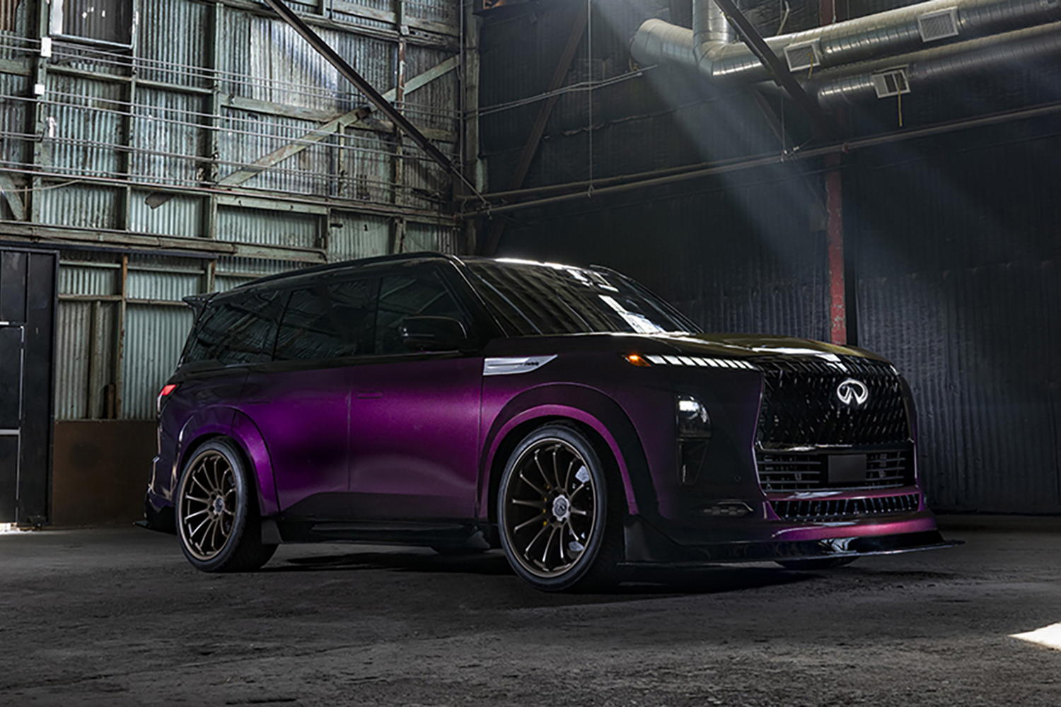 インフィニティ QX80 R-SPECのフロントスタイリング