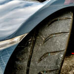 【画像】「どうせ来冬は買い直すし……」でスタッドレスを履いたまま夏を迎えるのは危険！　タイヤは「適正温度」じゃないとグリップを発揮できないシロモノだった 〜 画像6