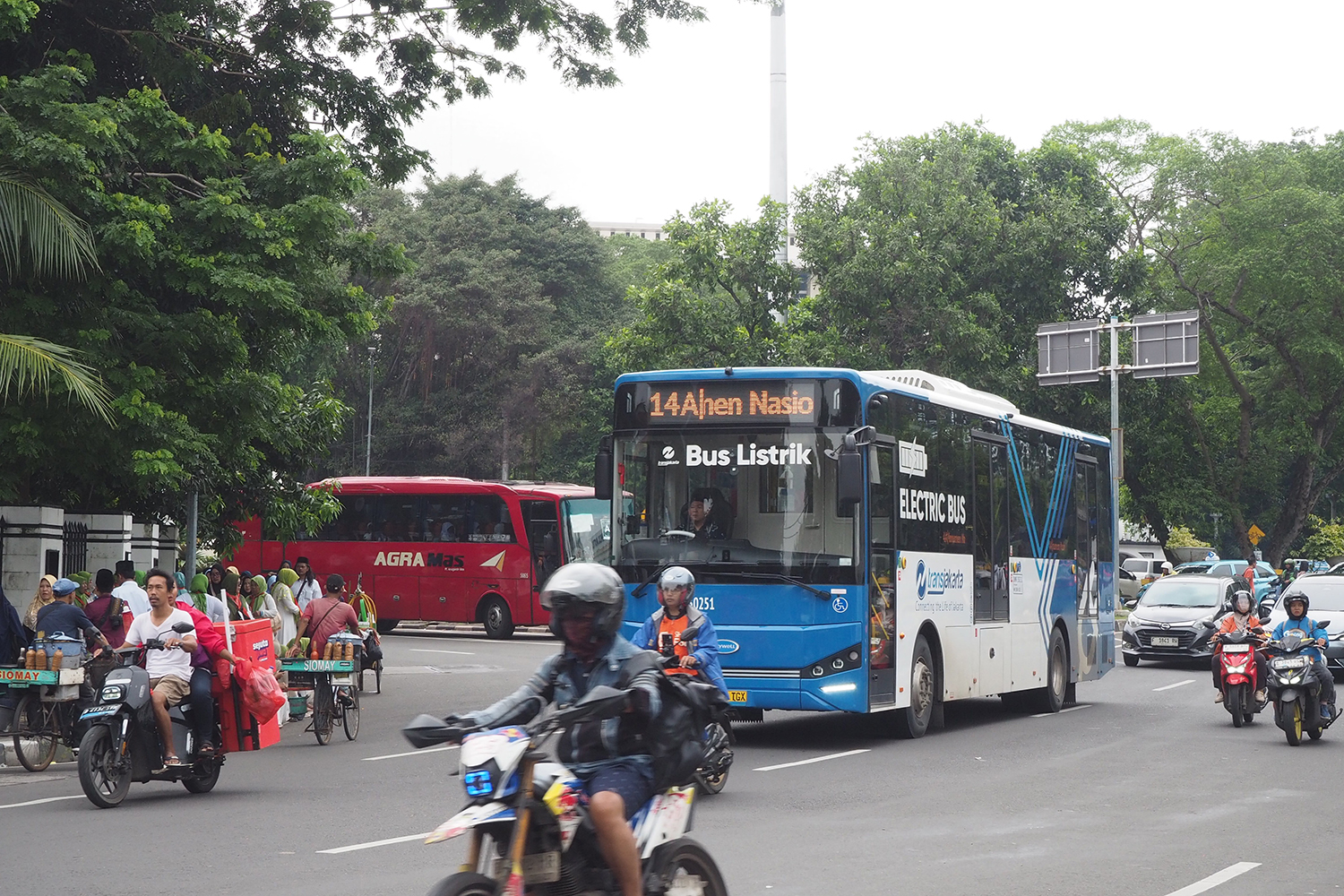 目立つ路線が再び旧型バスばかりになったわけ 〜 画像10