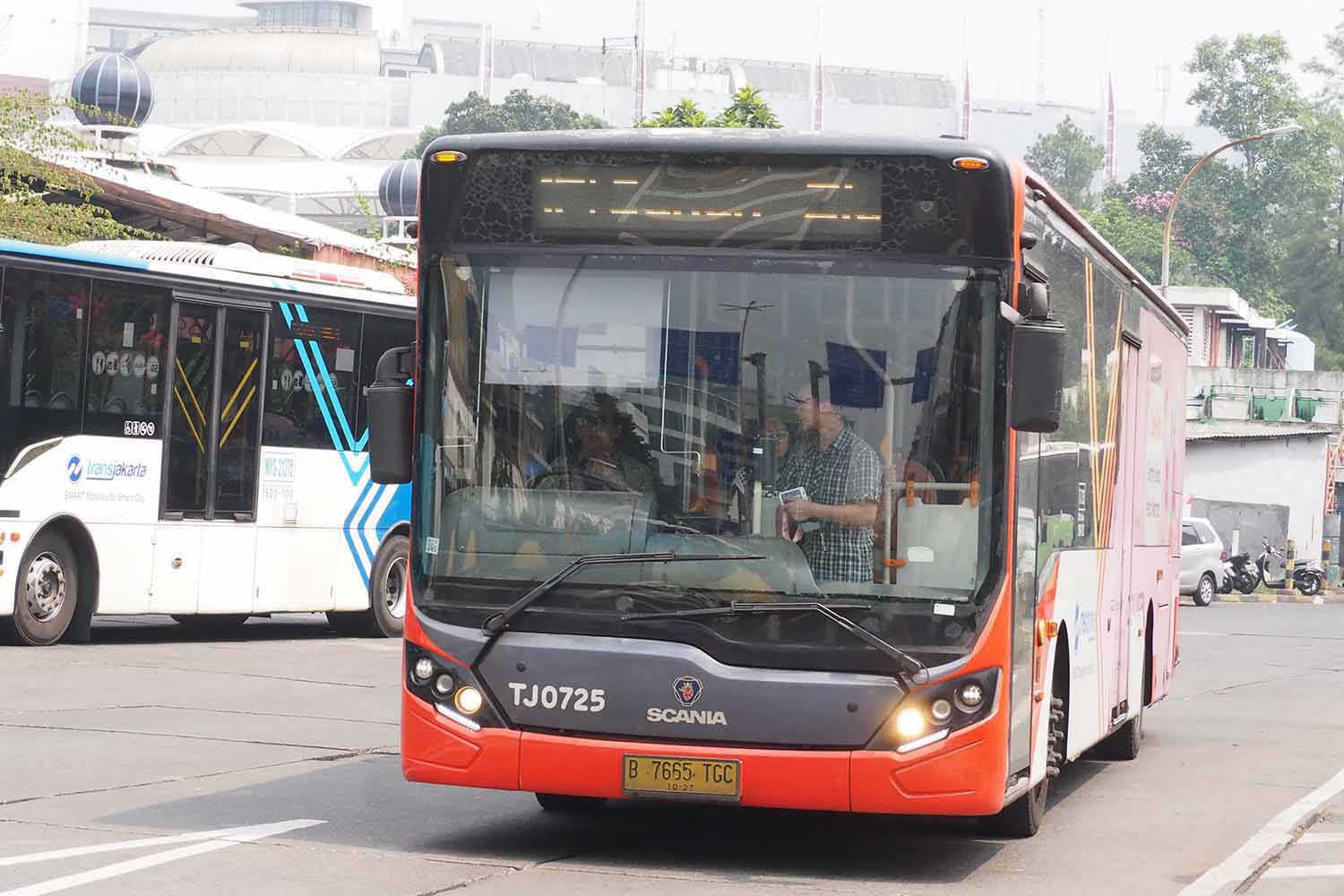 ジャカルタ市内を走るICEバス 〜 画像12