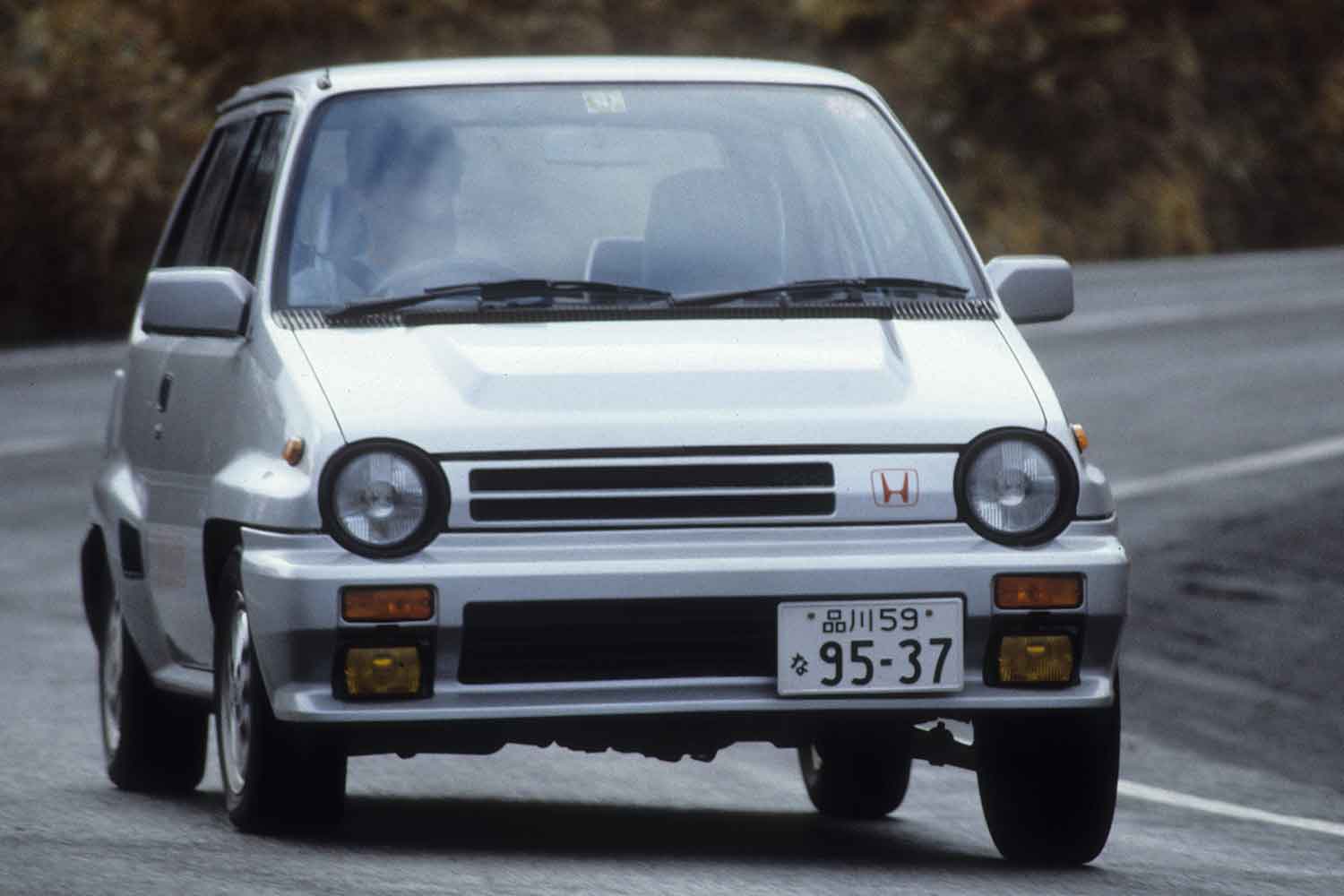 ホンダ・シティターボ IIの走行シーン