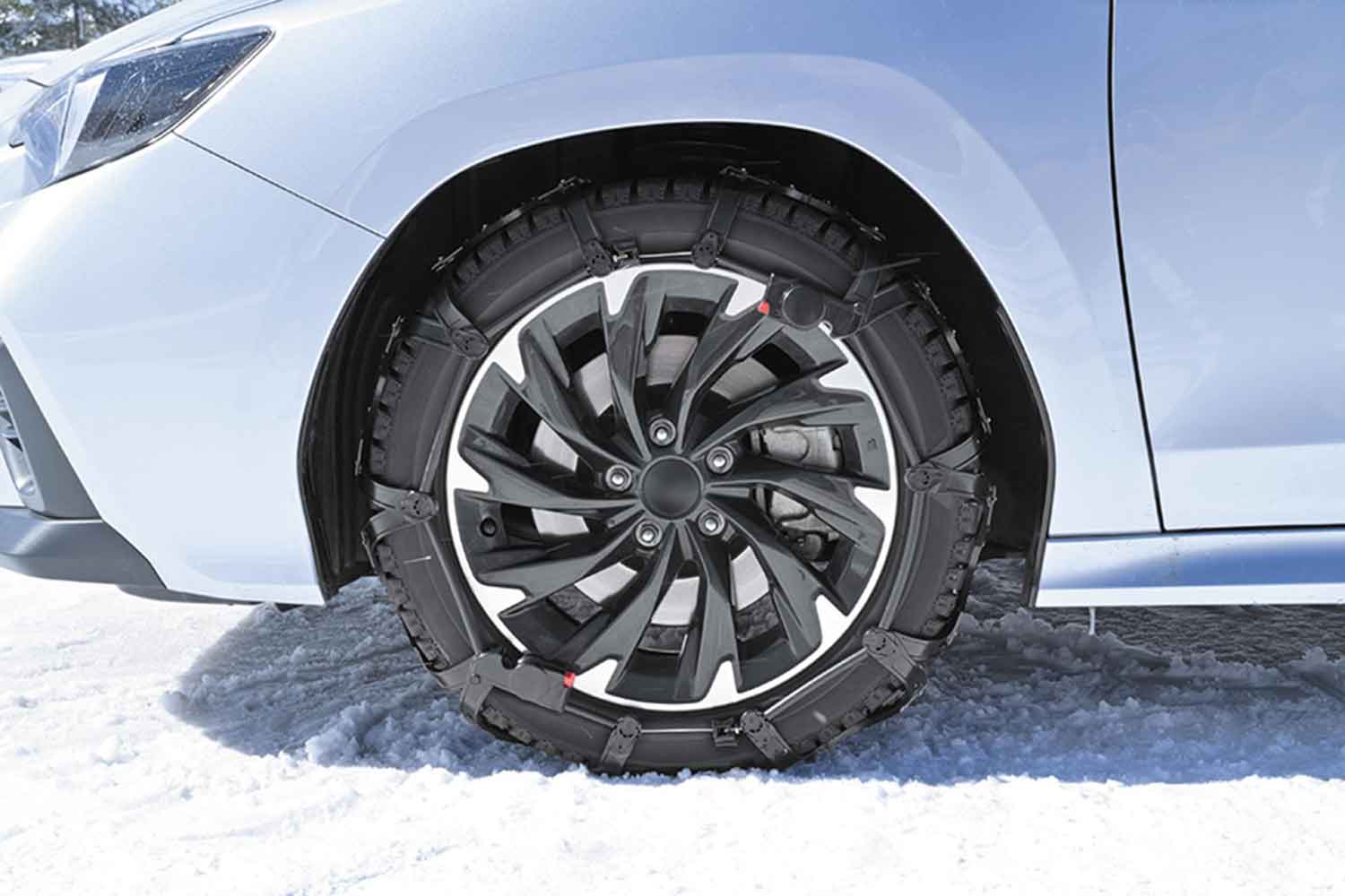 前輪に装着されたタイヤチェーン