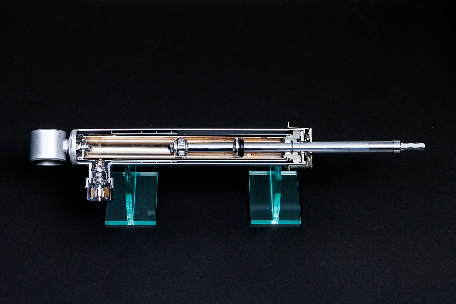 自由自在にショックアブソーバーを制御するカヤバの新サス「アクトライド」が革命的だった 〜 画像2