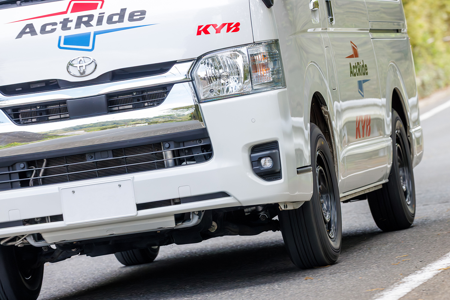 自由自在にショックアブソーバーを制御するカヤバの新サス「アクトライド」が革命的だった 〜 画像7
