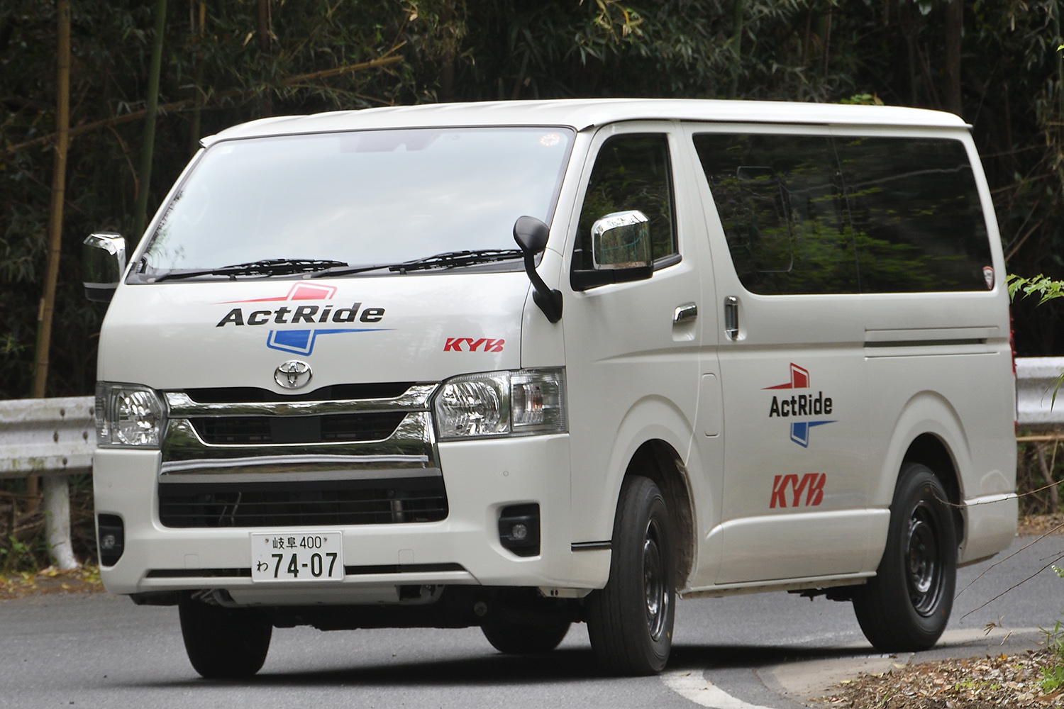 自由自在にショックアブソーバーを制御するカヤバの新サス「アクトライド」が革命的だった 〜 画像23