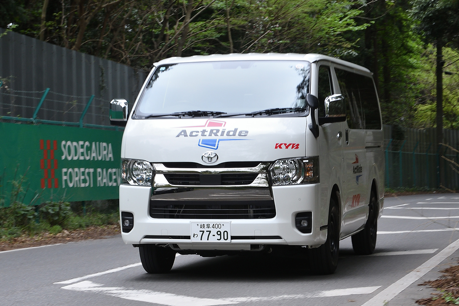 自由自在にショックアブソーバーを制御するカヤバの新サス「アクトライド」が革命的だった 〜 画像24