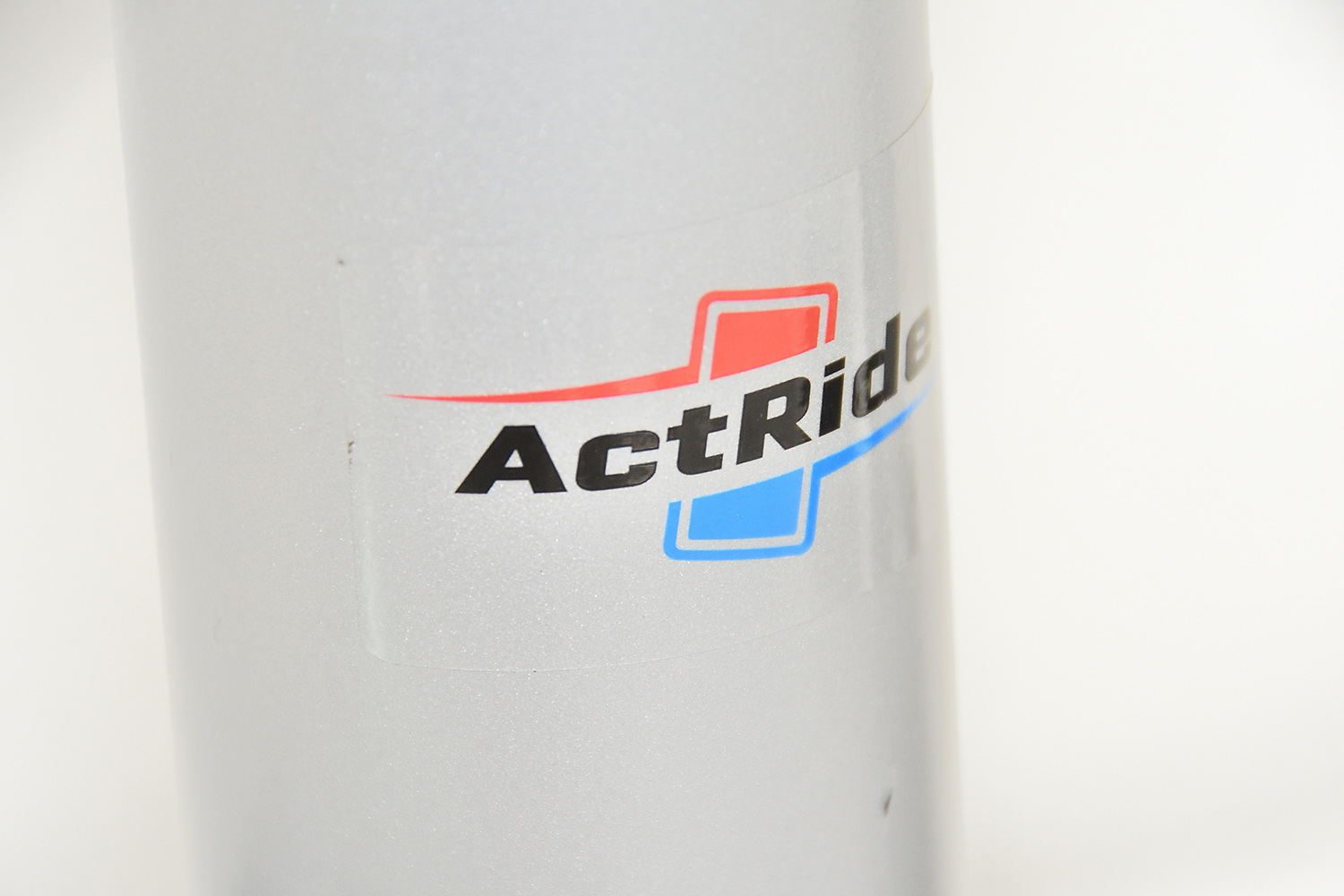 自由自在にショックアブソーバーを制御するカヤバの新サス「アクトライド」が革命的だった 〜 画像40