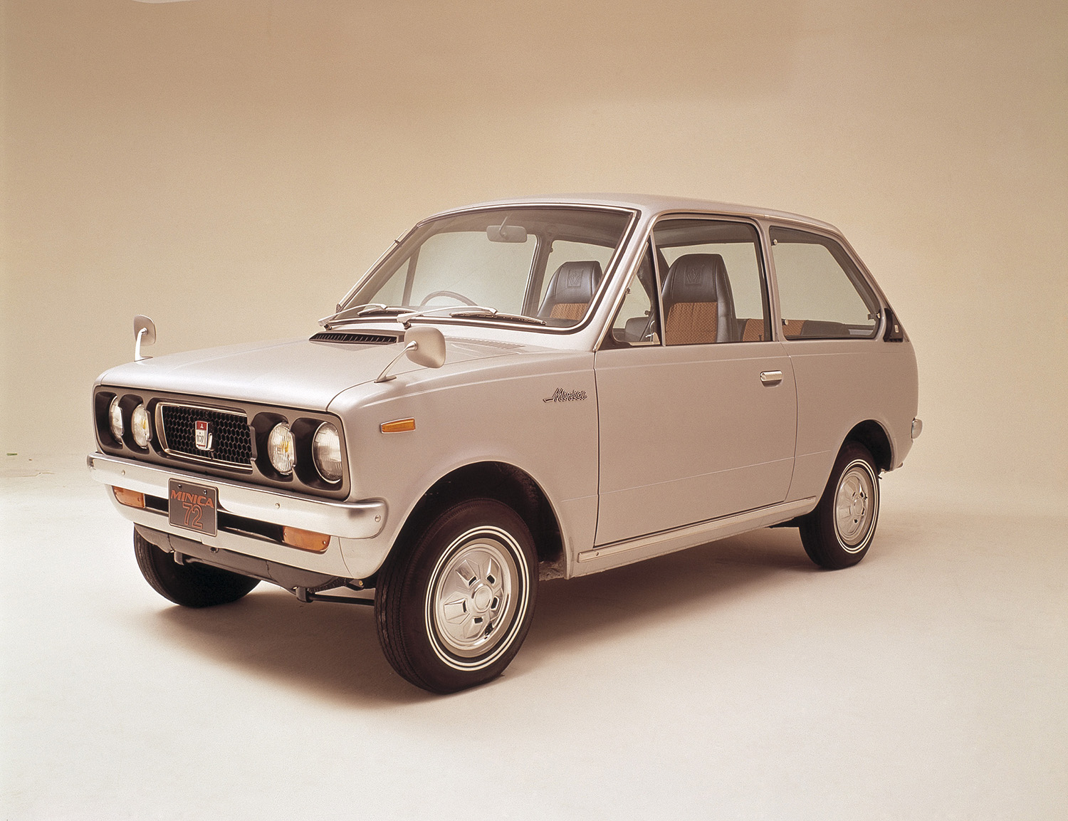 三菱ミニカのフロントスタイリング