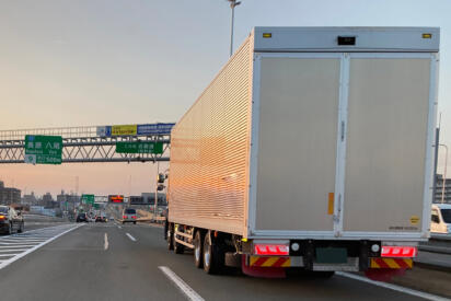 「歌舞伎」に「流鏑馬」！　いまLEDの普及でトラックのテールランプカスタムが大きく進化していた