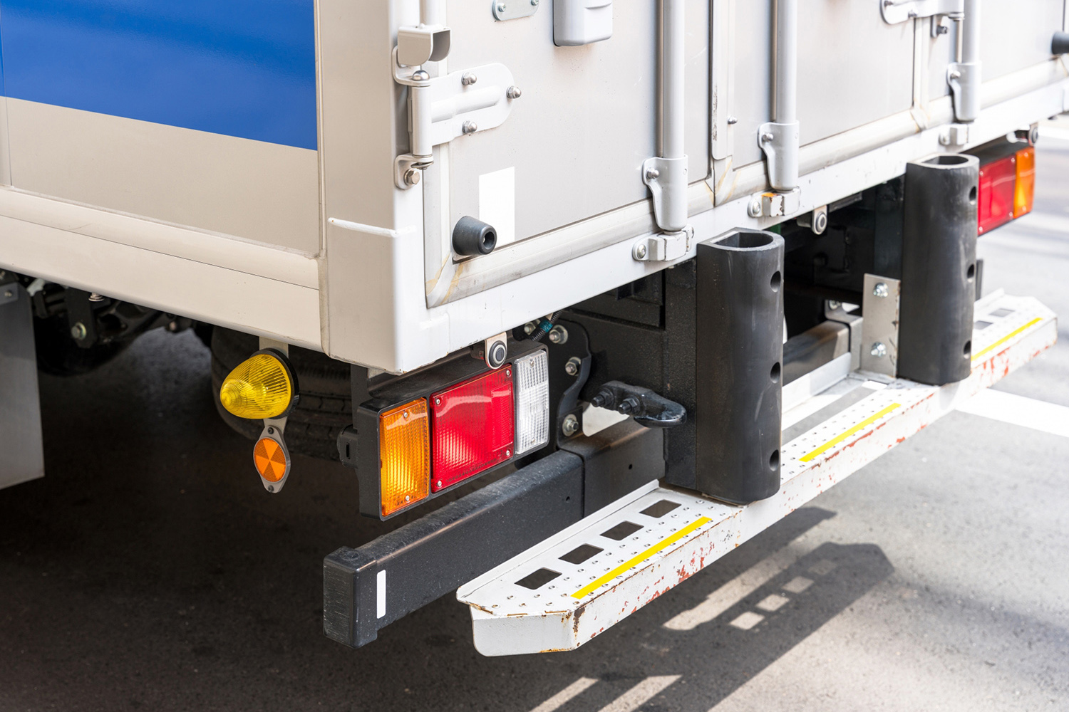 LEDがトラックの後ろ姿を大きく変えていた