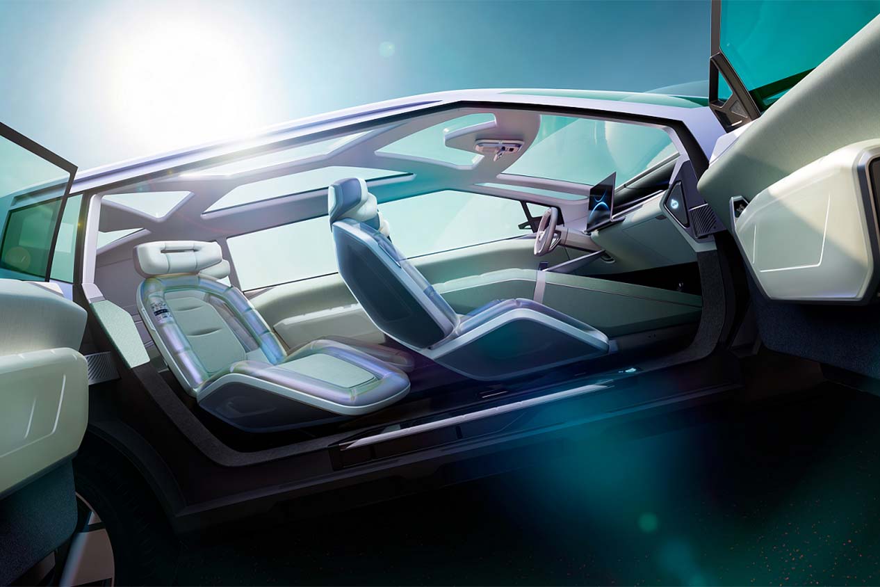 アイオニック・アースのインテリア