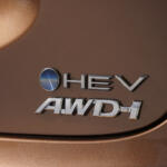 【画像】ヤリスクロスが欧州で超イケメン化！　日本仕様もこの顔にしてほしい!! 〜 画像24