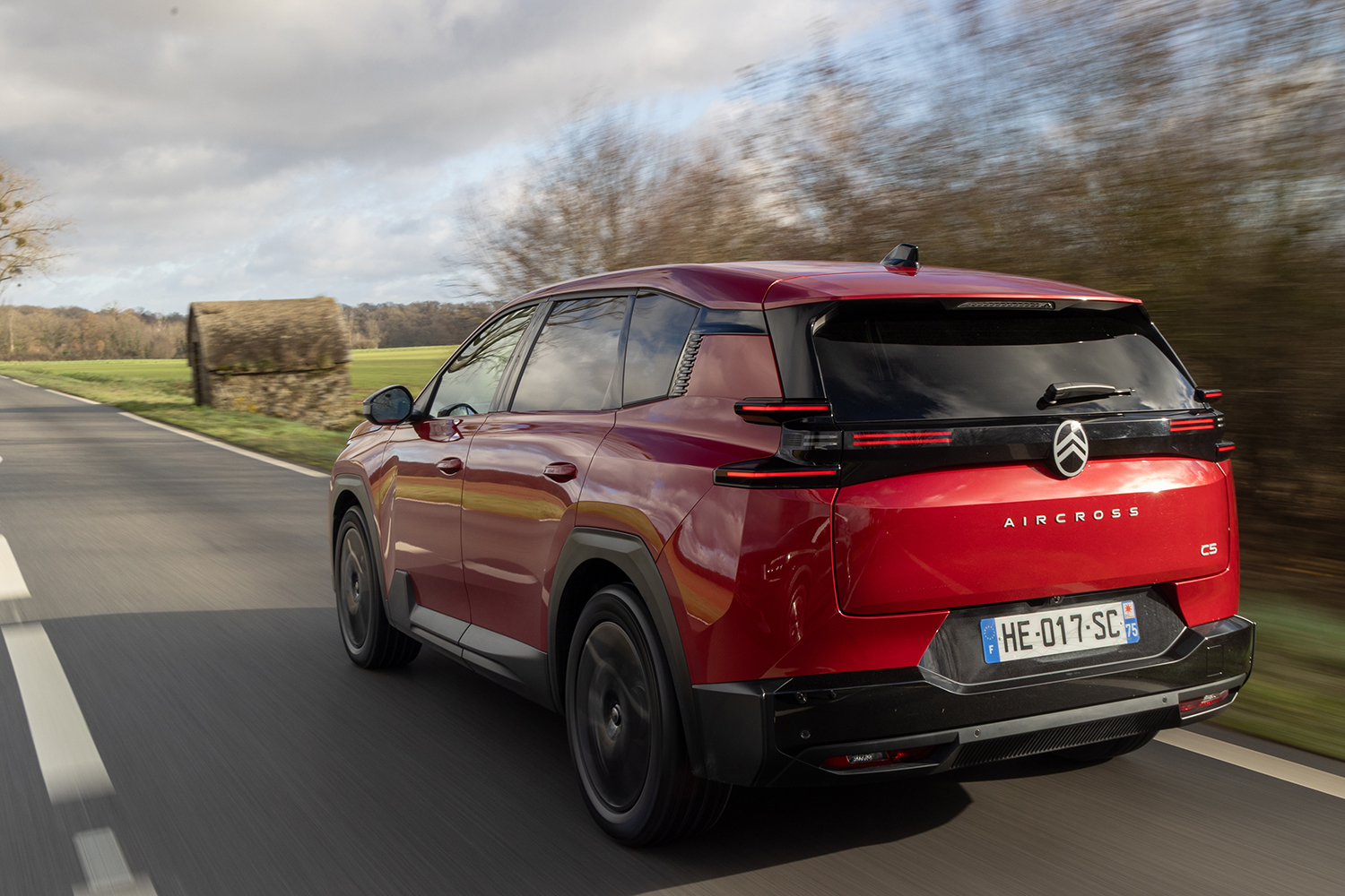 シトロエンC5エアクロスの走行シーン 〜 画像4