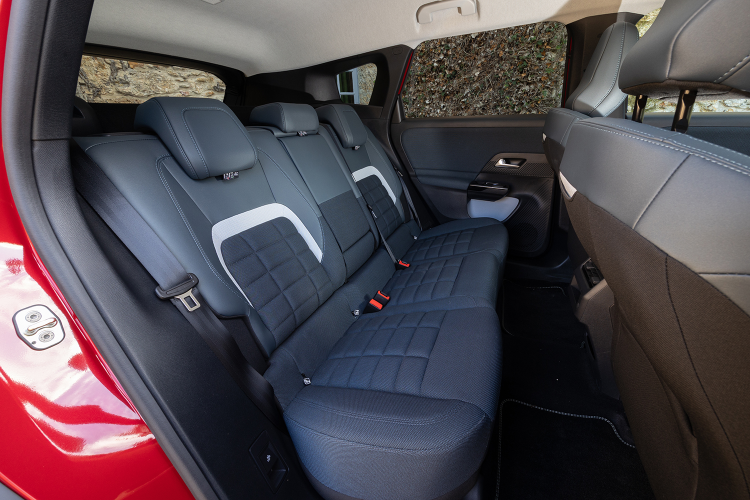 シトロエンC5エアクロスのリヤシート 〜 画像12