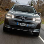 【試乗】乗ればわかる「魔法の絨毯」にうっとり！　新型シトロエンＣ５エアクロスの乗り心地が別次元すぎる