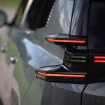 【画像】【試乗】乗ればわかる「魔法の絨毯」にうっとり！　新型シトロエンＣ５エアクロスの乗り心地が別次元すぎる 〜 画像14