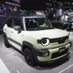 【画像】売る予定はなし……でもなぜかモーターショーに展示！　インドネシアでスズキ・クロスビーに人が殺到した謎 〜 画像5