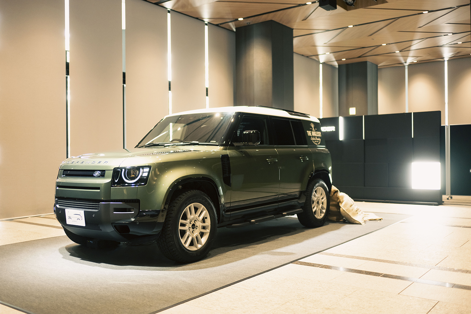 ランドローバー・ディフェンダーのフロントスタイリング