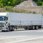 【画像】タイヤが浮いてるトラックがあるけど一体なに？　燃費もよくて高速料金まで安くできる「リフトアクスル」とは 〜 画像2