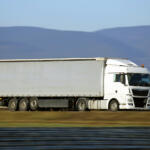 【画像】タイヤが浮いてるトラックがあるけど一体なに？　燃費もよくて高速料金まで安くできる「リフトアクスル」とは 〜 画像5