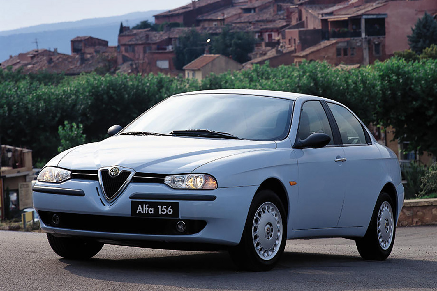 アルファロメオ・アルファ156のフロントスタイリング