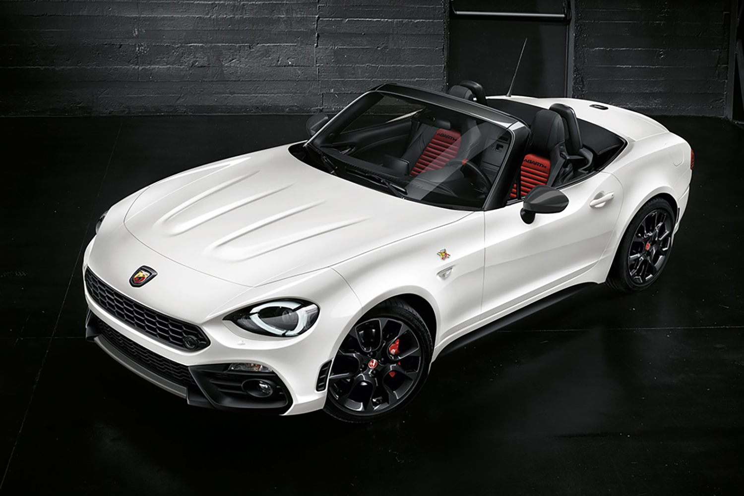 アバルト124スパイダーのフロントスタイリング