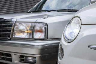 ヘッドライトレンズが黄ばむのはガラスから樹脂に変化した進化の代償だった