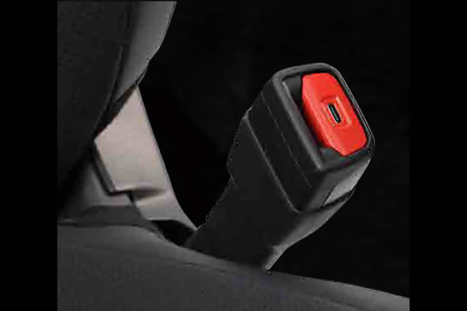 クラウンシート・デスクチェアのシートベルトバックル型USB-Cポート