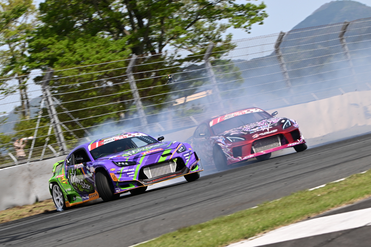 フォーミュラ・ドリフト・ジャパンの決勝戦のバトル 〜 画像1