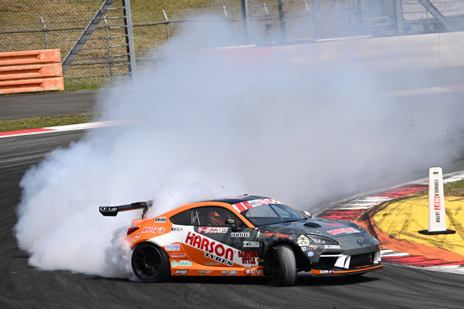 フォーミュラ・ドリフト・ジャパンの予選トップのTEAM ORANGE No.131 RYUMA選手のGR86 〜 画像6