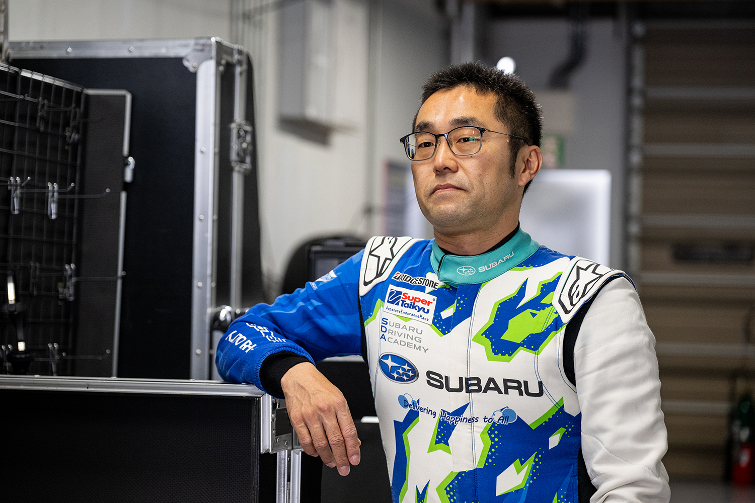 鈴鹿サーキットを走るスバル・ハイパフォーマンスXバージョン2