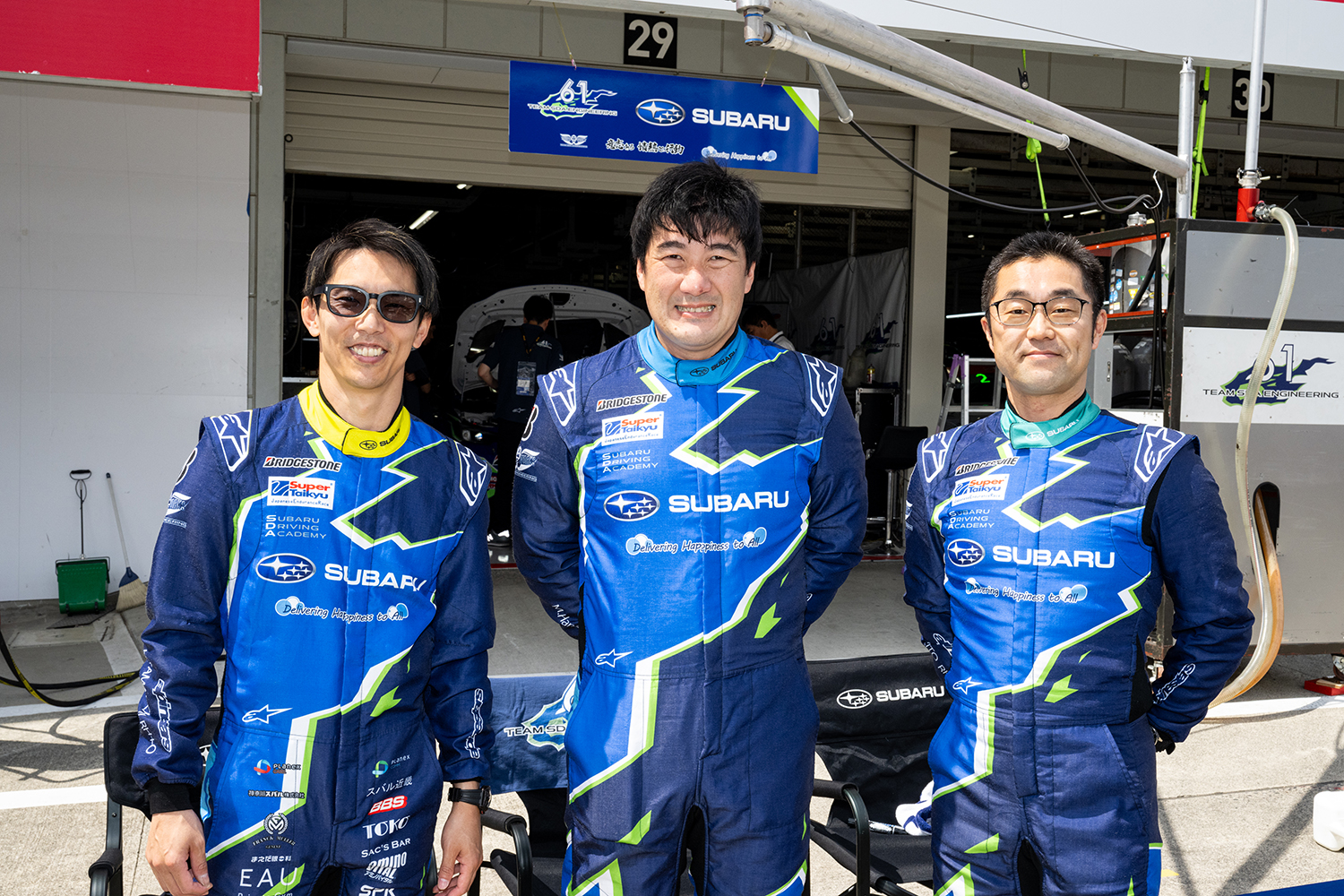 ドライバーの山内選手と花沢選手と伊藤選手