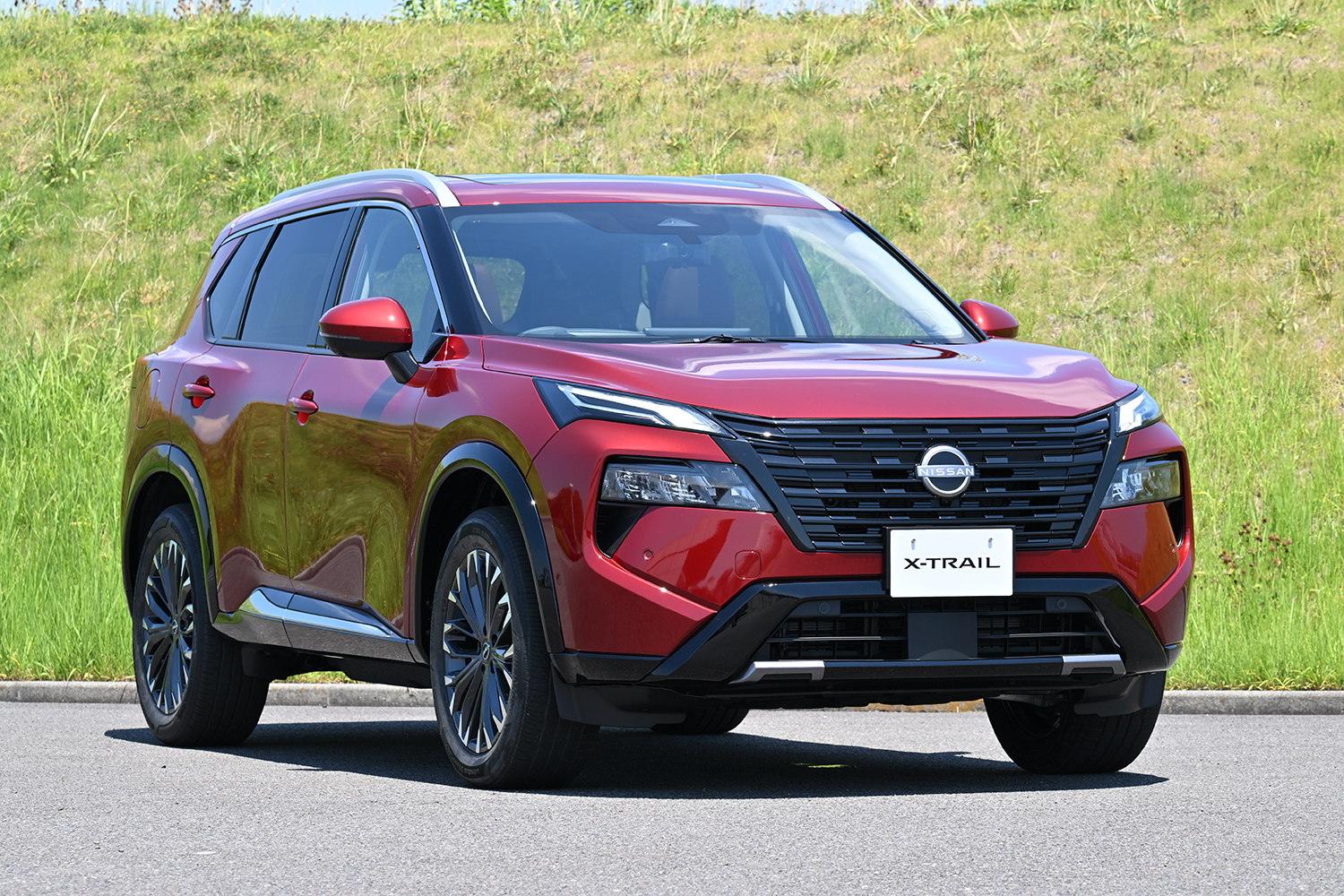 日産エクストレイルのフロントスタイリング