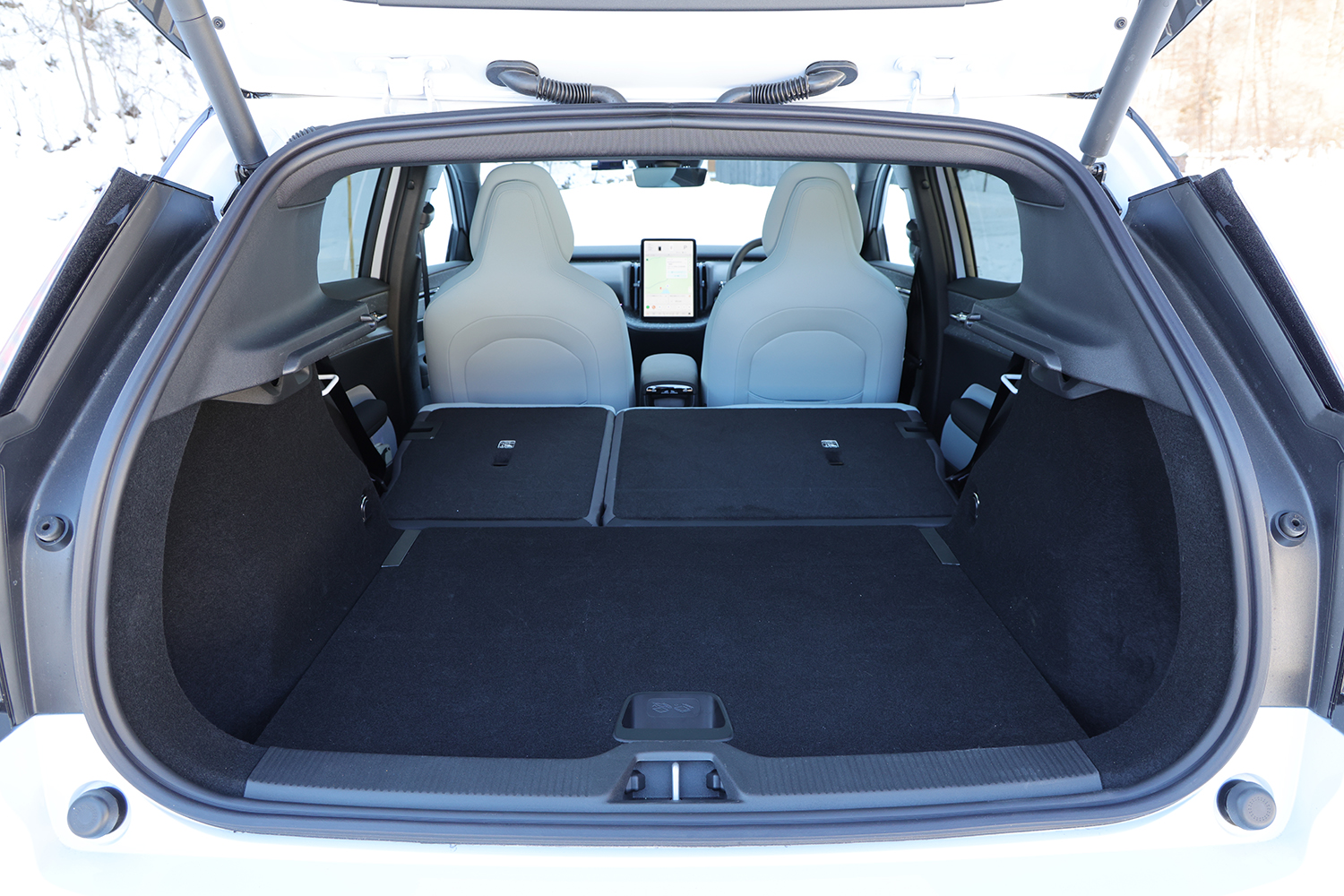 ボルボEX30のツインモーター4WDモデルの雪上性能を検証 〜 画像20