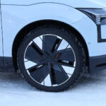 【画像】【試乗】エンジンじゃ出せない「緻密な加減速」を見事に実現！　EX30ツインモーターの実力が雪上で明らかに 〜 画像32