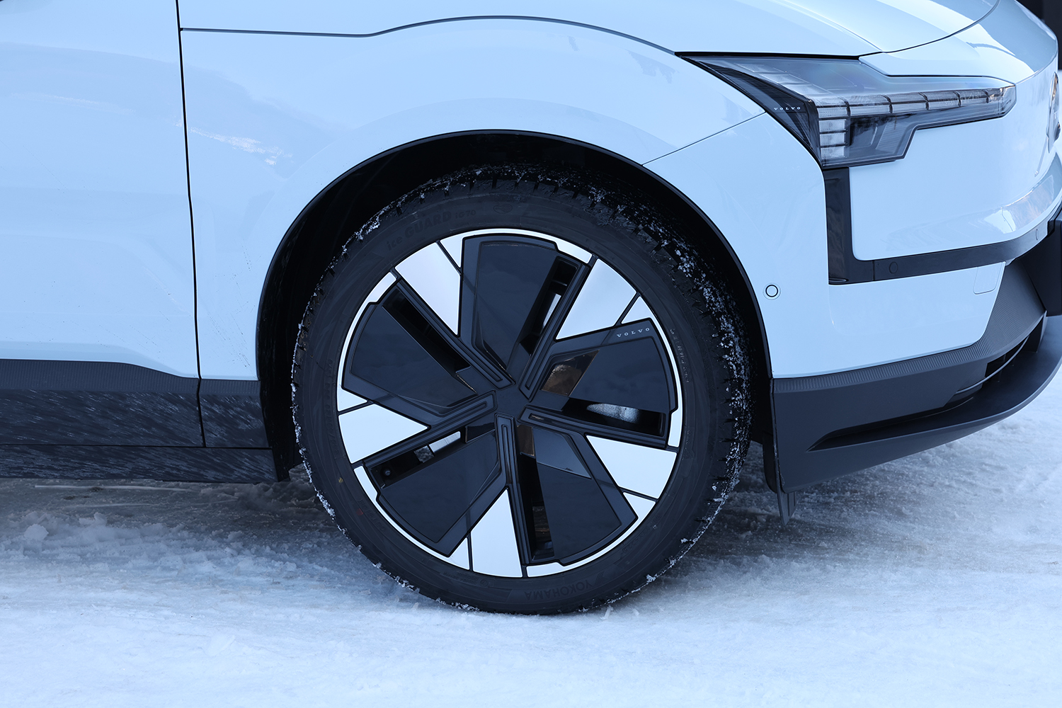 ボルボEX30のツインモーター4WDモデルの雪上性能を検証 〜 画像32